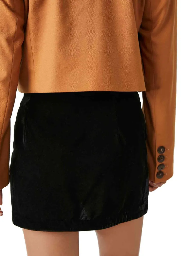 Annalise Velvet Mini Skirt in Black
