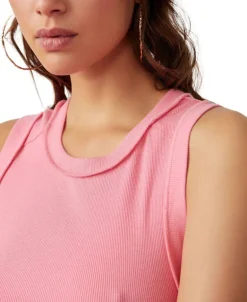 Kate Tee in Neon Dancer